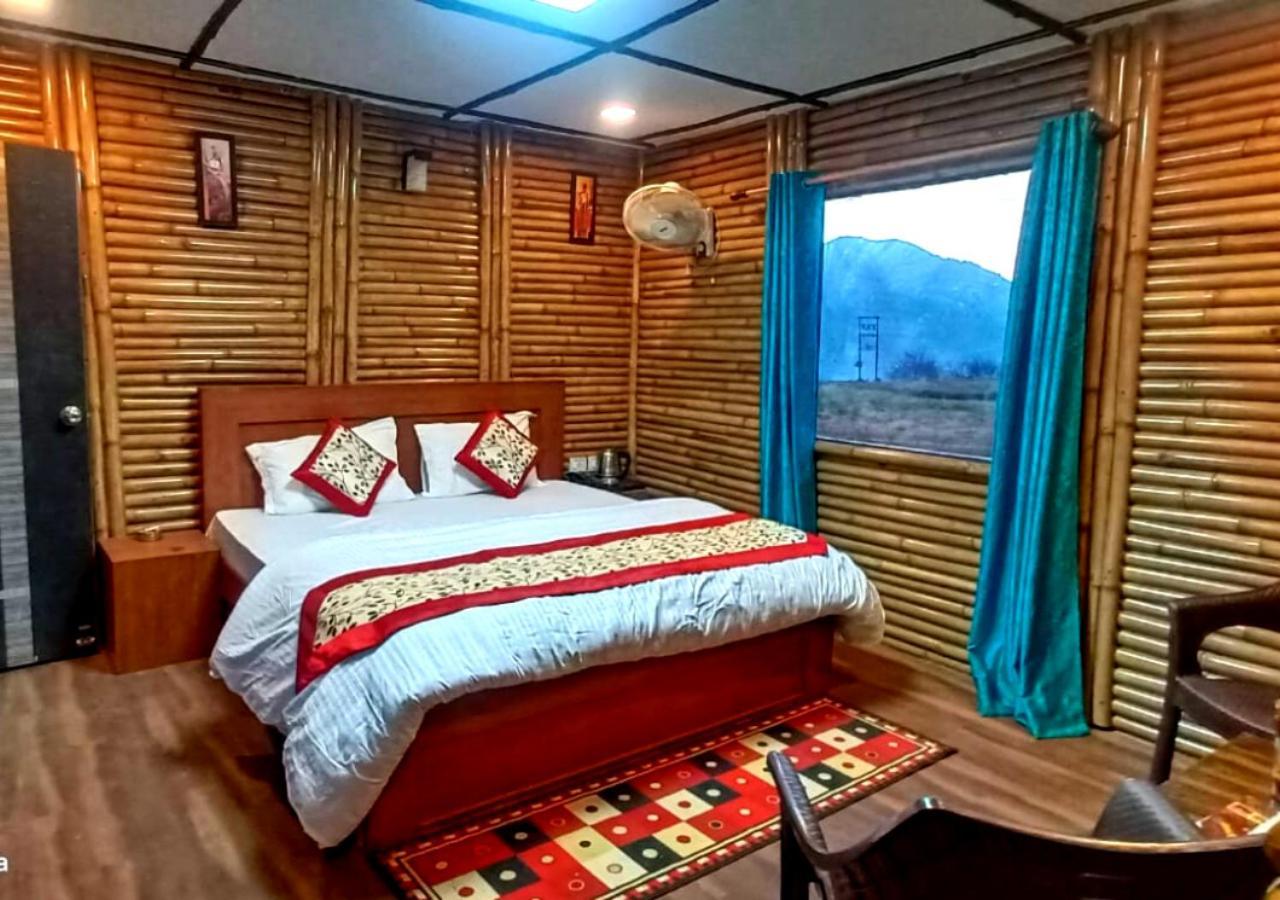 Bamboo Junction Resort - Kanatal, Valley & Mountain View Dhanaulti Exteriör bild