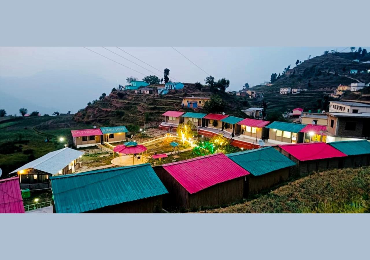 Bamboo Junction Resort - Kanatal, Valley & Mountain View Dhanaulti Exteriör bild