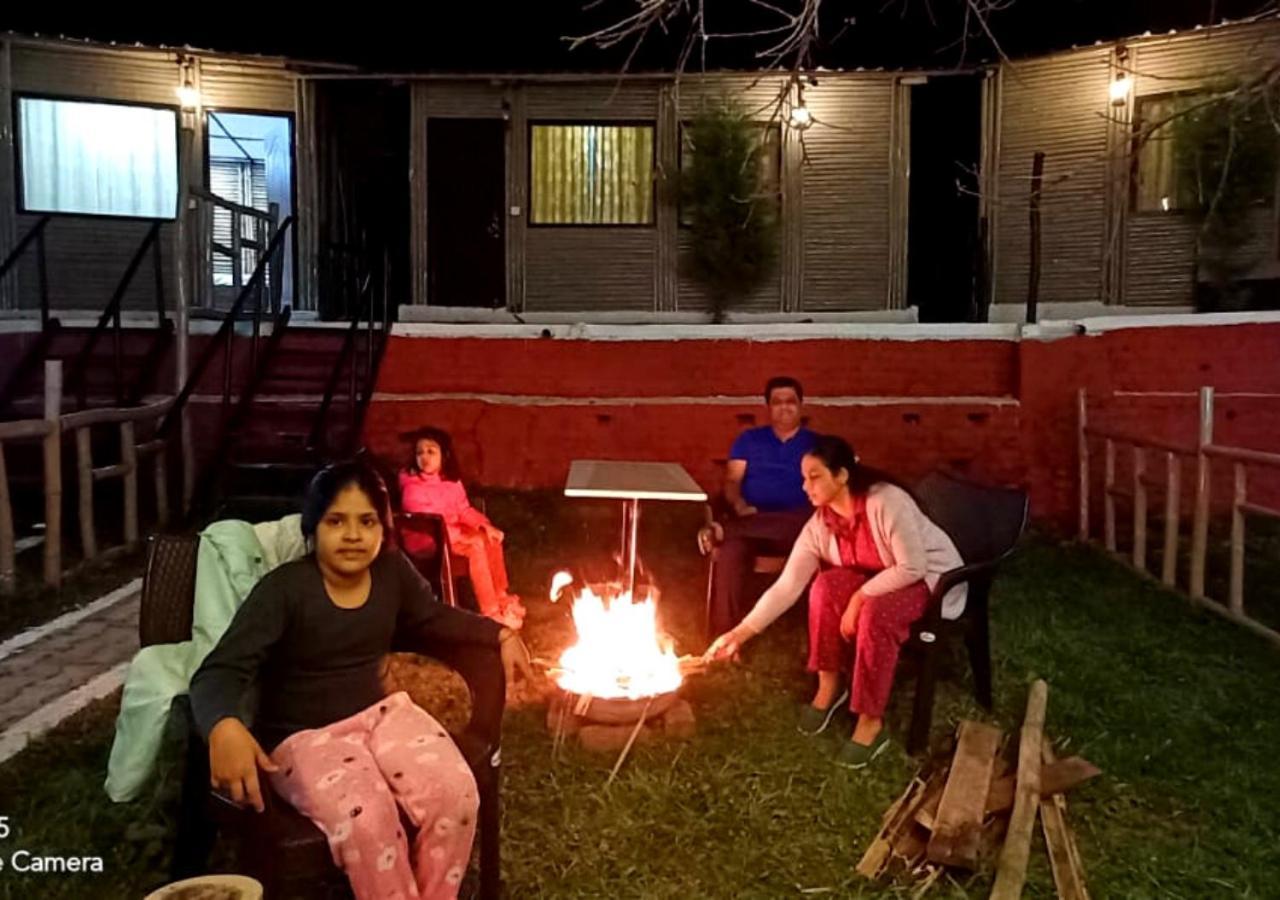 Bamboo Junction Resort - Kanatal, Valley & Mountain View Dhanaulti Exteriör bild